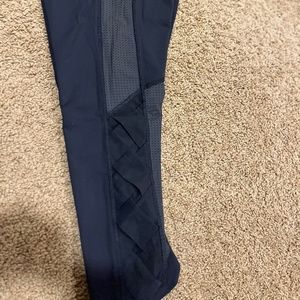 Lululemon leggings women’s medium.